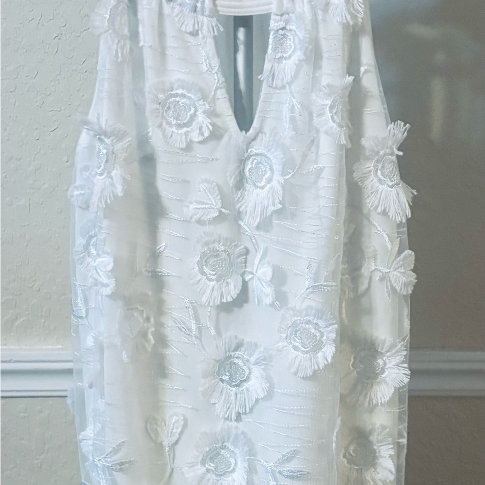 White sleeveless Floral Fringe Embroidered Top